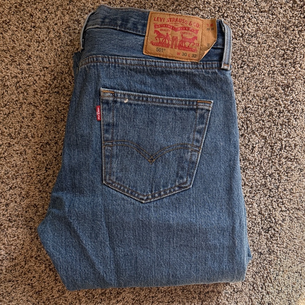 Levi's 501 Men's Classic Indigo Straight Jeans